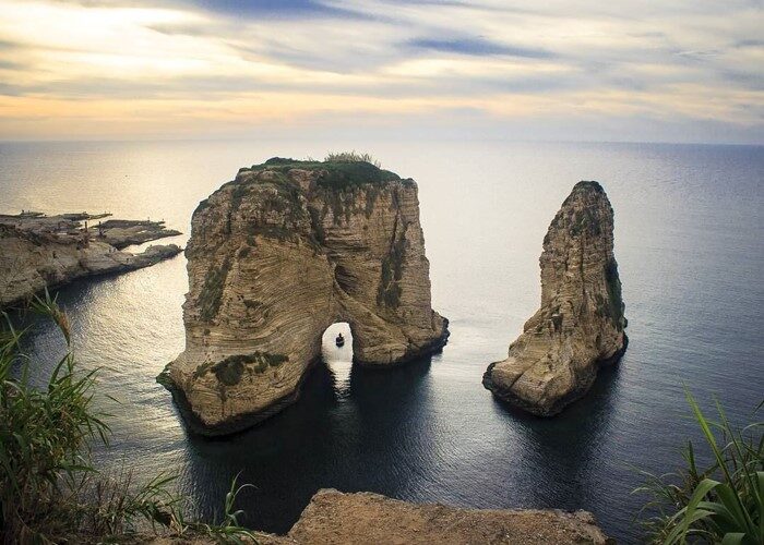 raouche-beirut-lebanese-lebanon-tourism-raouche-
